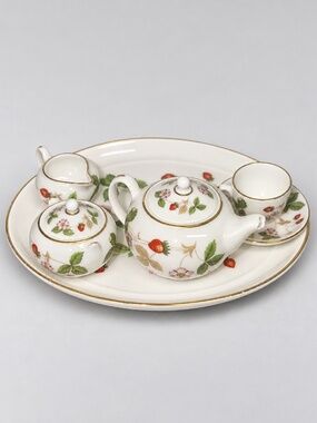 Rare Wedgwood Wild Strawberry Miniature Tea Set 8 Pc England Teapot Tray